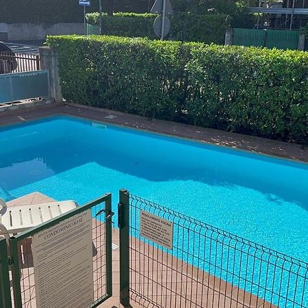 Free Parking - Blue Apartment Vicino Al Centro Сирмионе Екстериор снимка