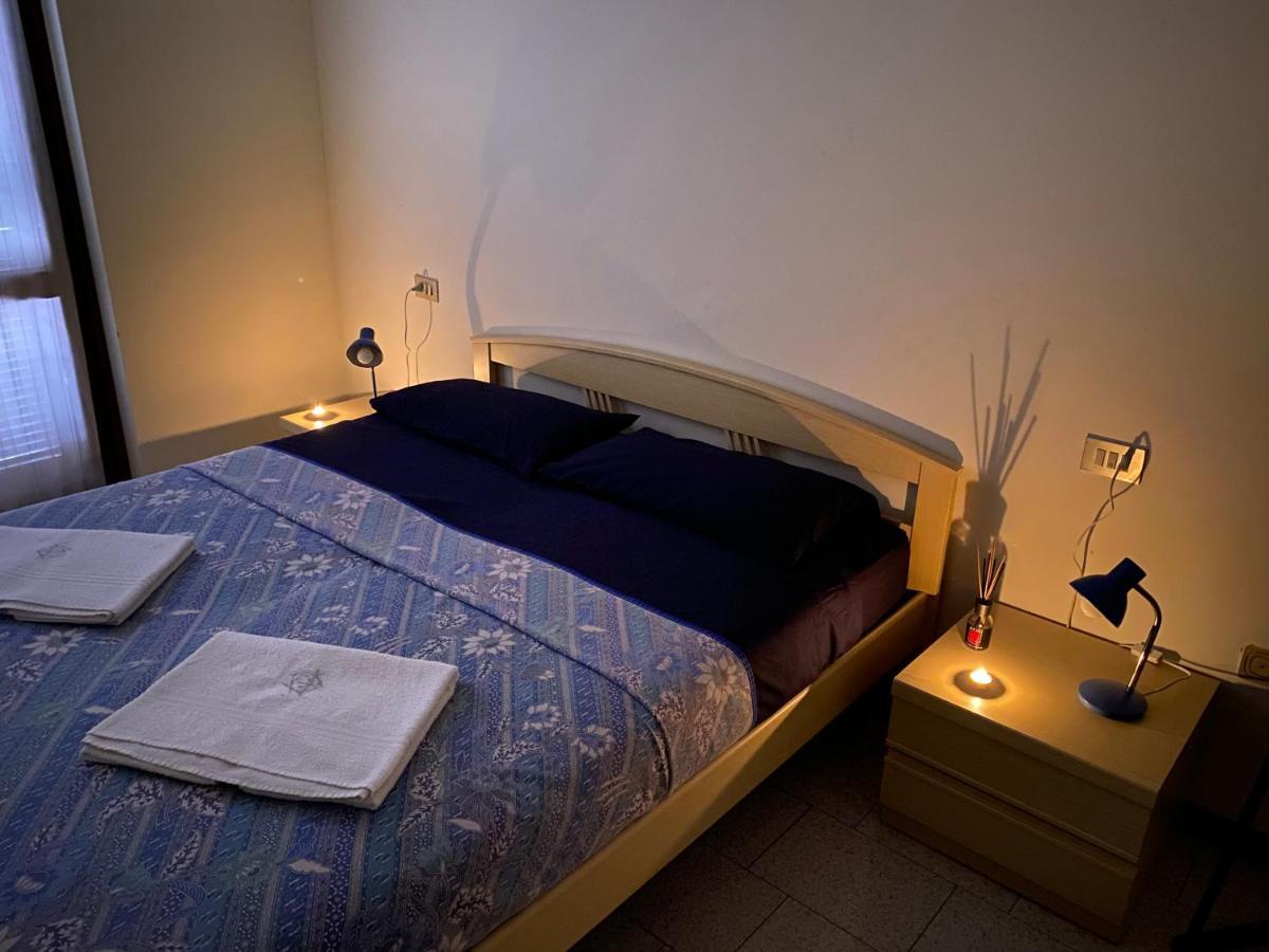 Free Parking - Blue Apartment Vicino Al Centro Сирмионе Екстериор снимка